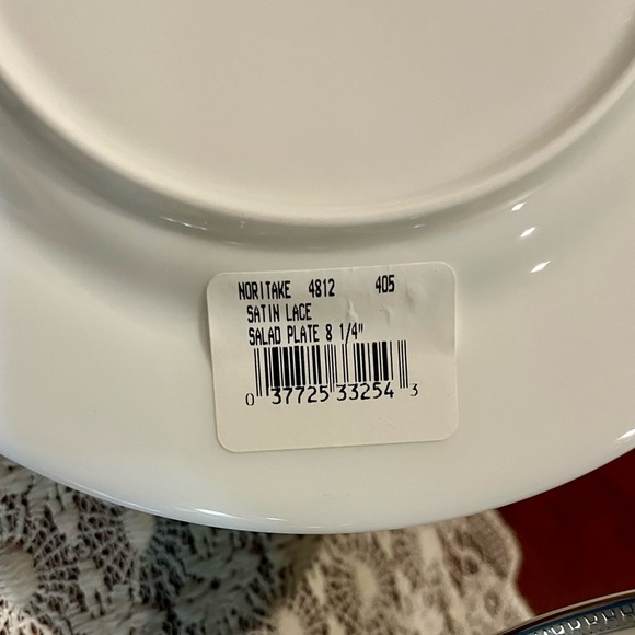 4 - Noritake “Satin Lace” Plates NWT - Picture 5 of 6